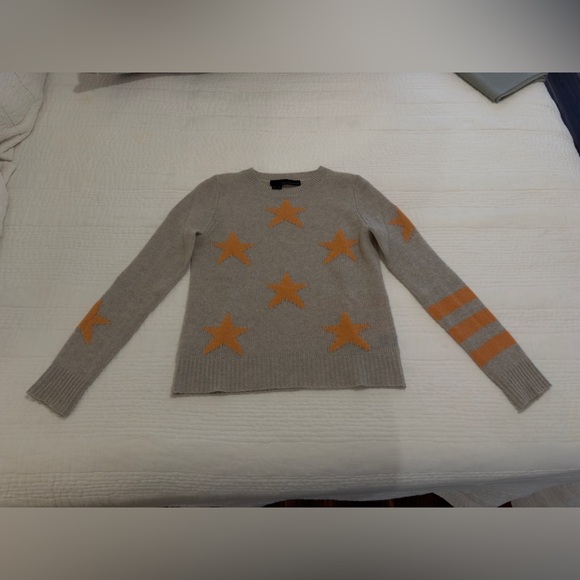 360 Cashmere Gray Sweater with Orange Stars - Picture 1 of 5